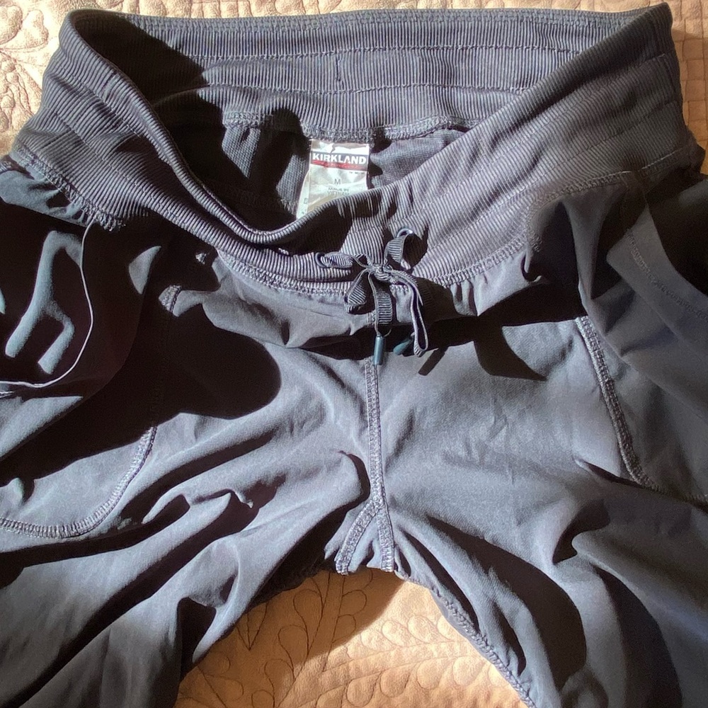 💥Gray Kirkland Signature Crops Active Wear Cargo Hiking Dance Capri Shorts